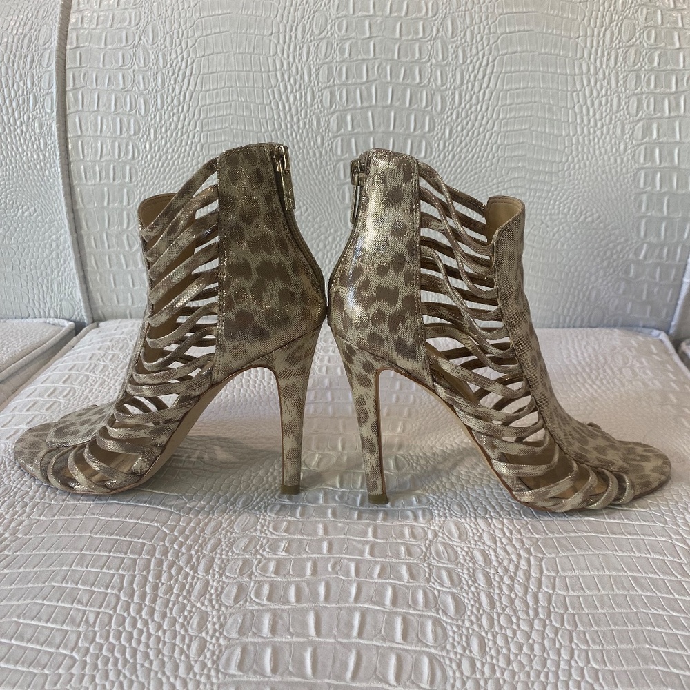 Ivanka Trump Womens Leopard Print Leather Back Zip Strappy Heels Sandals Size 7